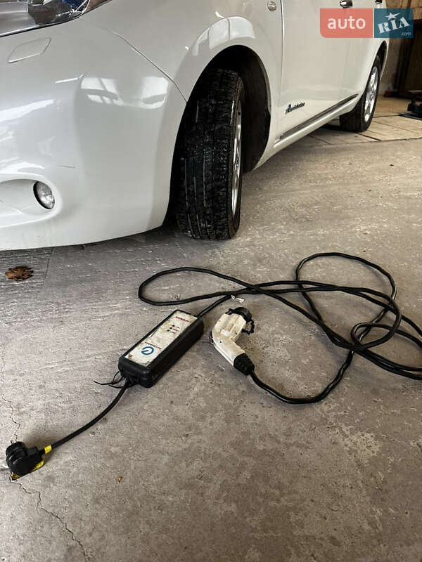 Хэтчбек Nissan Leaf 2014 в Трускавце