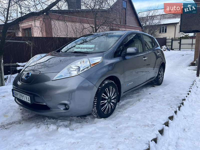 Хетчбек Nissan Leaf 2015 в Житомирі