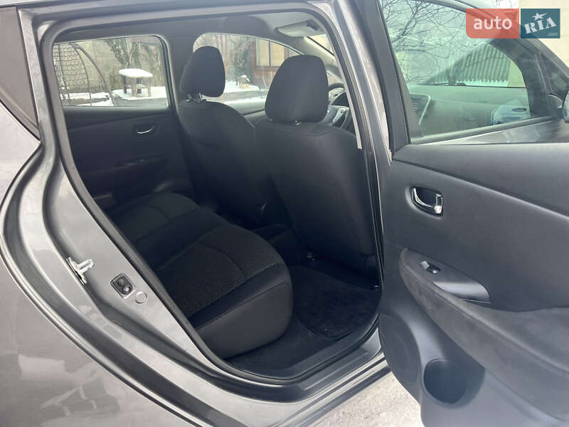 Хетчбек Nissan Leaf 2015 в Житомирі