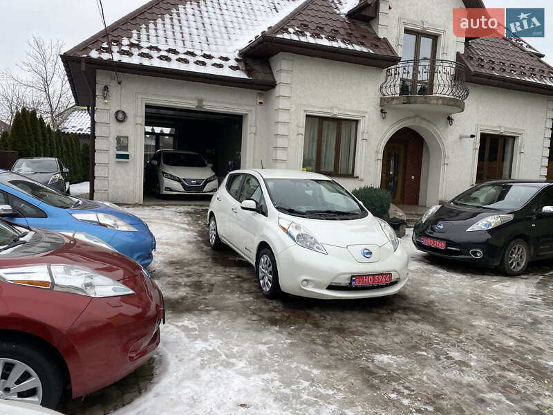 Хетчбек Nissan Leaf 2015 в Чернівцях