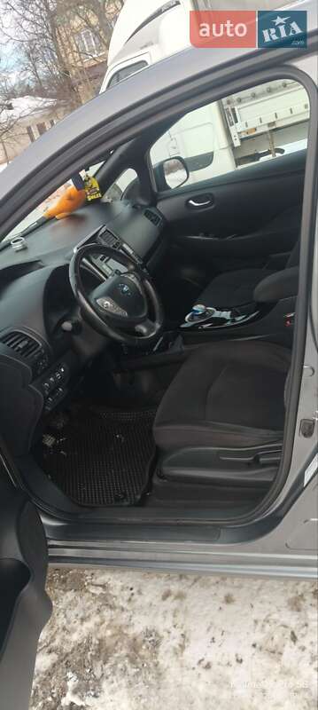 Хэтчбек Nissan Leaf 2014 в Ярмолинцах