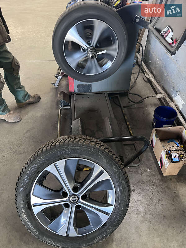 Хэтчбек Nissan Leaf 2019 в Ужгороде фото 20 Хэтчбек Nissan Leaf 2019 в Ужгороде