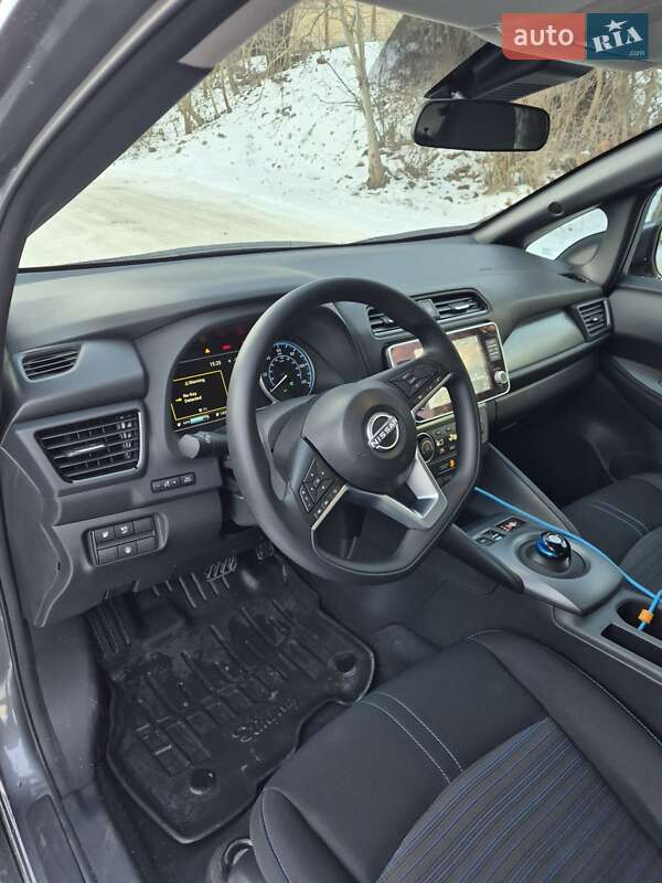 Хэтчбек Nissan Leaf 2024 в Львове