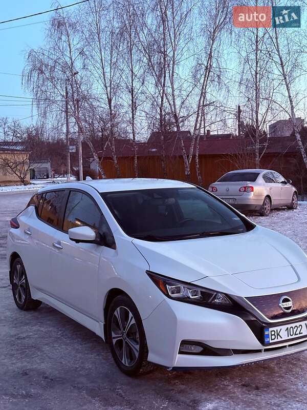 Хэтчбек Nissan Leaf 2020 в Ровно