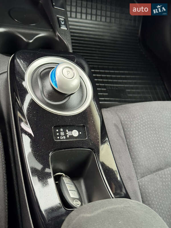 Хэтчбек Nissan Leaf 2013 в Дрогобыче