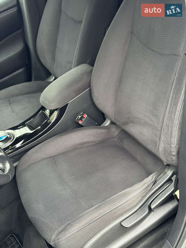 Хэтчбек Nissan Leaf 2013 в Дрогобыче