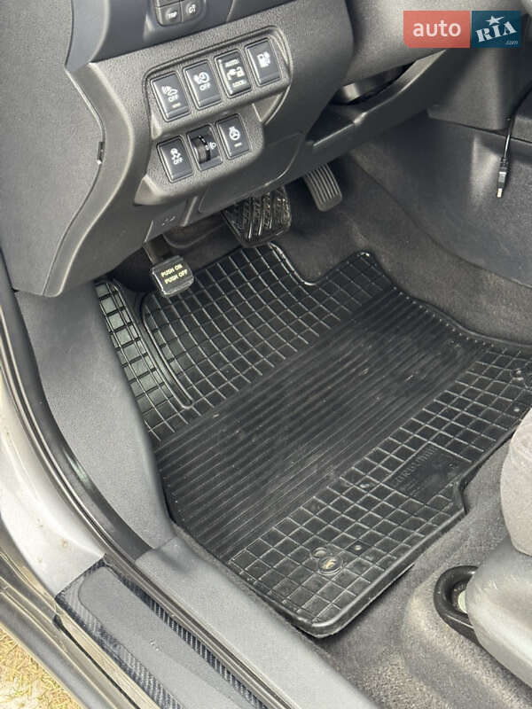 Хэтчбек Nissan Leaf 2013 в Дрогобыче