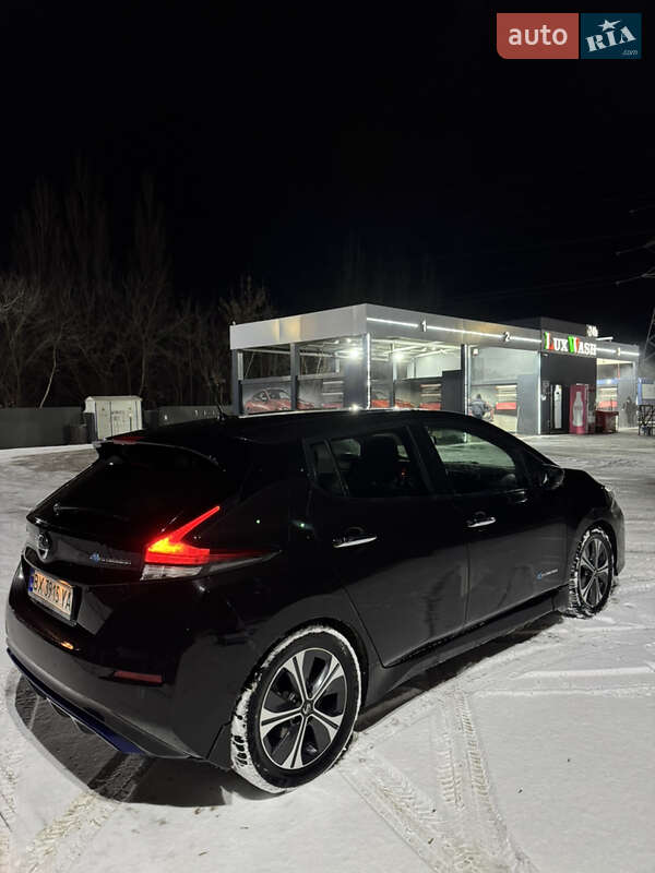 Хэтчбек Nissan Leaf 2018 в Каменец-Подольском