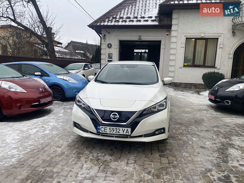 Хетчбек Nissan Leaf 2018 в Чернівцях