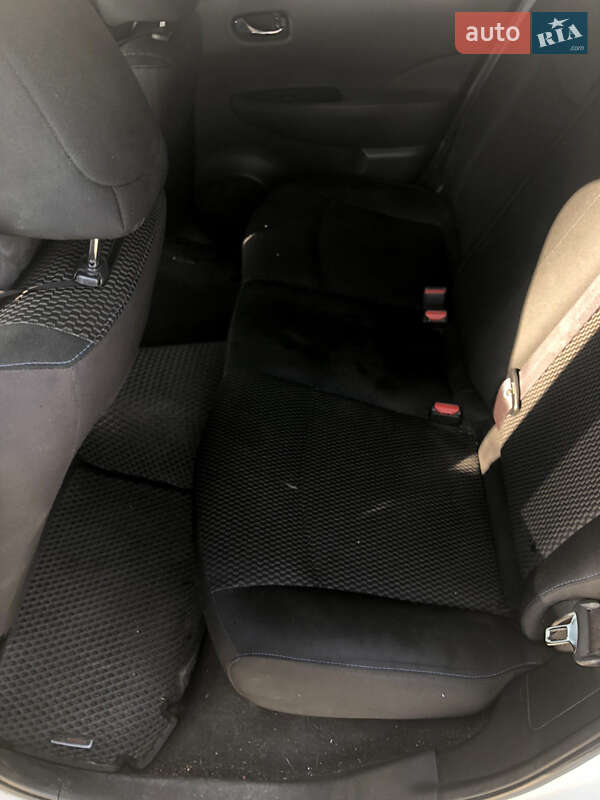 Хэтчбек Nissan Leaf 2014 в Виннице