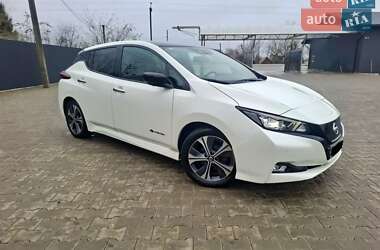 Хетчбек Nissan Leaf 2018 в Чернівцях