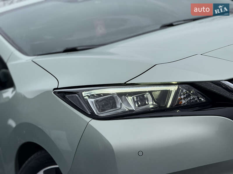 Хэтчбек Nissan Leaf 2018 в Дрогобыче