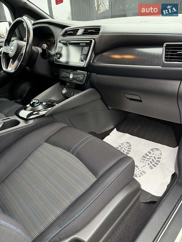 Хэтчбек Nissan Leaf 2018 в Дрогобыче