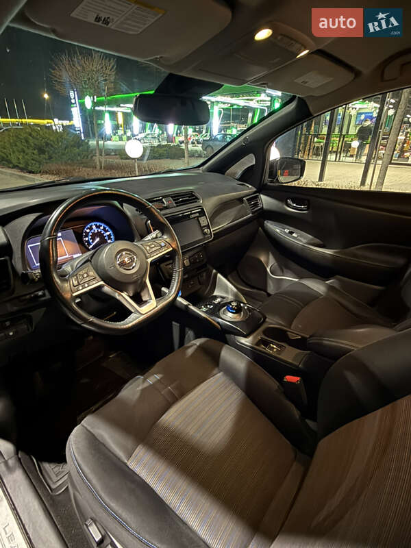 Хэтчбек Nissan Leaf 2017 в Тернополе