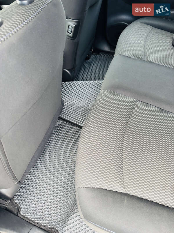 Хэтчбек Nissan Leaf 2015 в Житомире