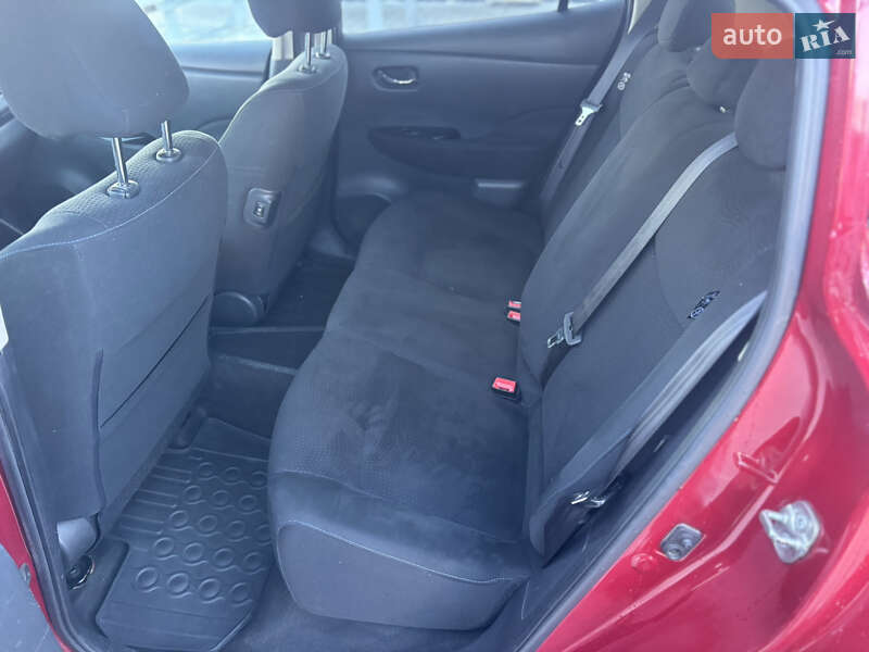 Хэтчбек Nissan Leaf 2014 в Владимире