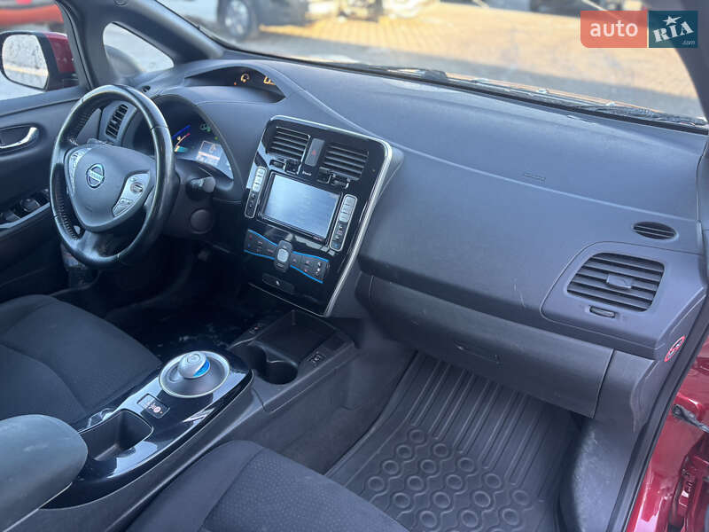 Хэтчбек Nissan Leaf 2014 в Владимире