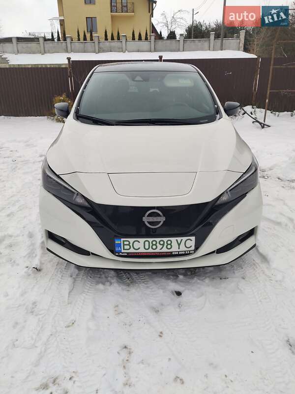 Хэтчбек Nissan Leaf 2024 в Львове