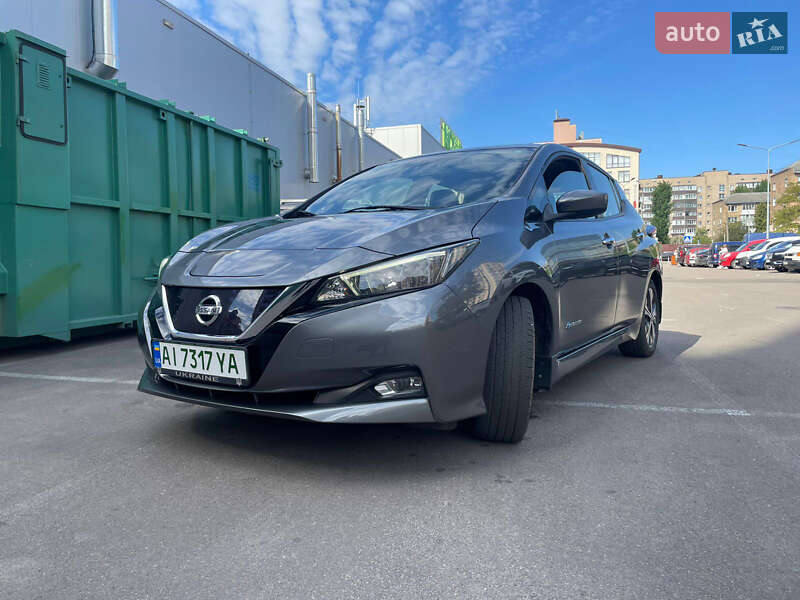 Хэтчбек Nissan Leaf 2018 в Киеве