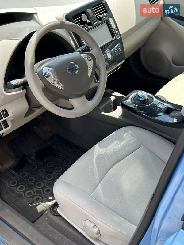 Хэтчбек Nissan Leaf 2012 в Львове