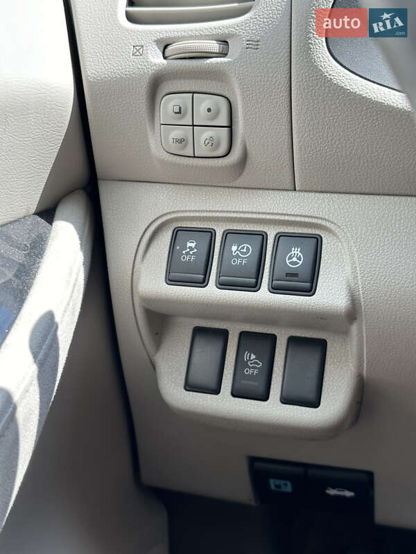 Хэтчбек Nissan Leaf 2012 в Львове