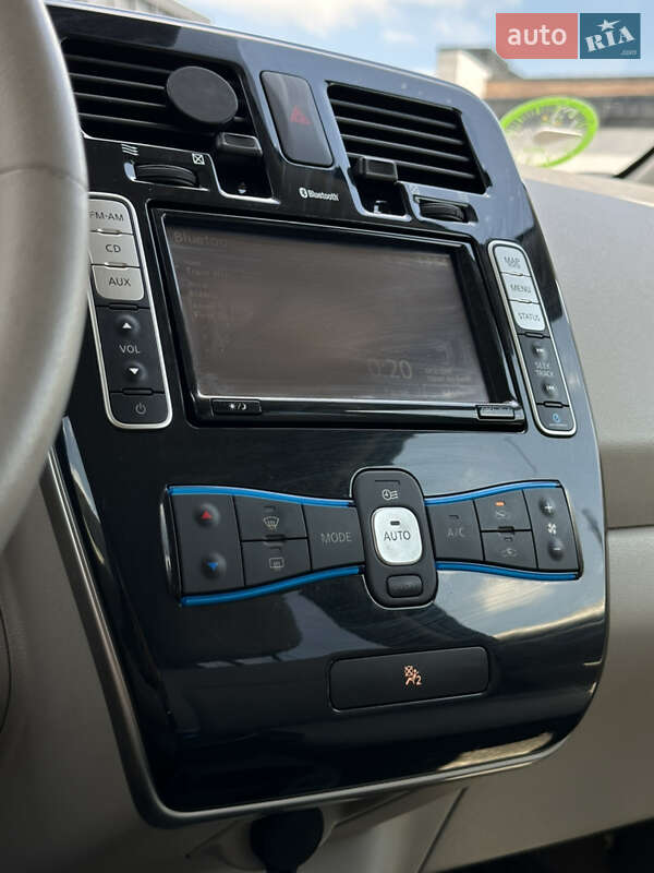 Хэтчбек Nissan Leaf 2012 в Львове