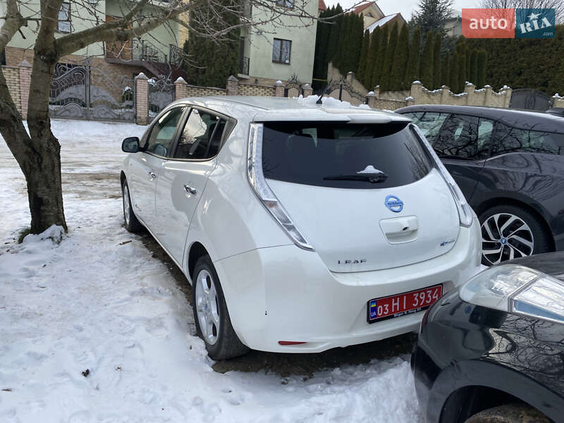 Хэтчбек Nissan Leaf 2014 в Черновцах