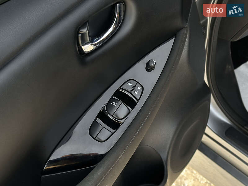 Хэтчбек Nissan Leaf 2022 в Шептицькому