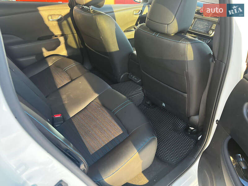 Хетчбек Nissan Leaf 2020 в Чернігові