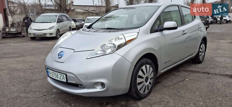 Хетчбек Nissan Leaf 2015 в Одесі