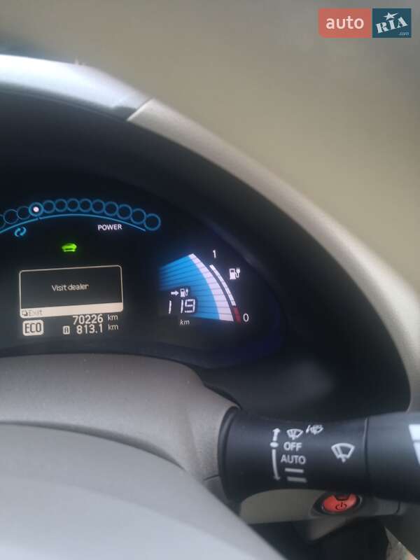 Хэтчбек Nissan Leaf 2012 в Кривом Роге