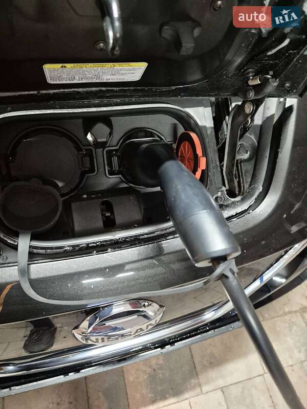 Хэтчбек Nissan Leaf 2018 в Луцке