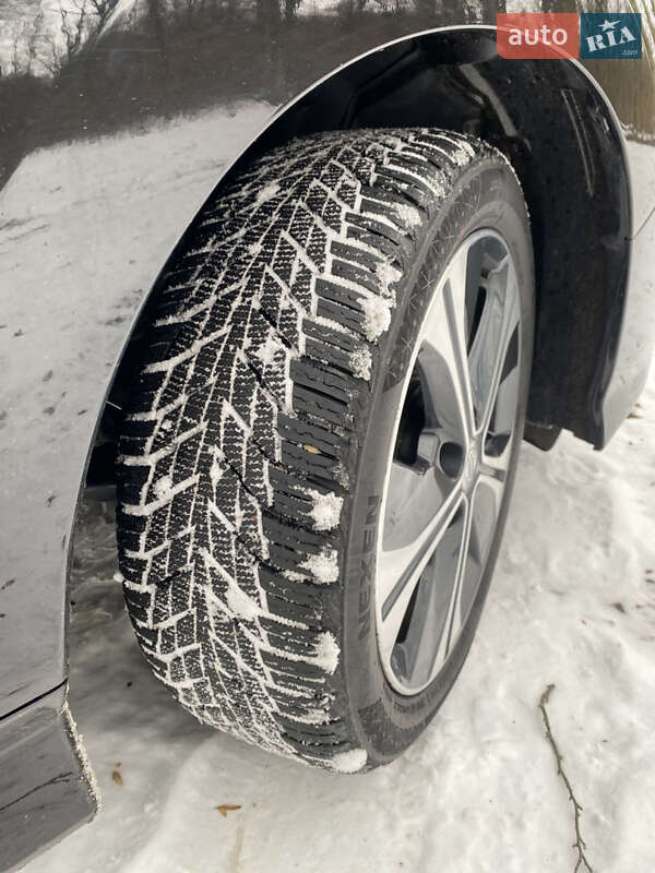 Хэтчбек Nissan Leaf 2017 в Тальном