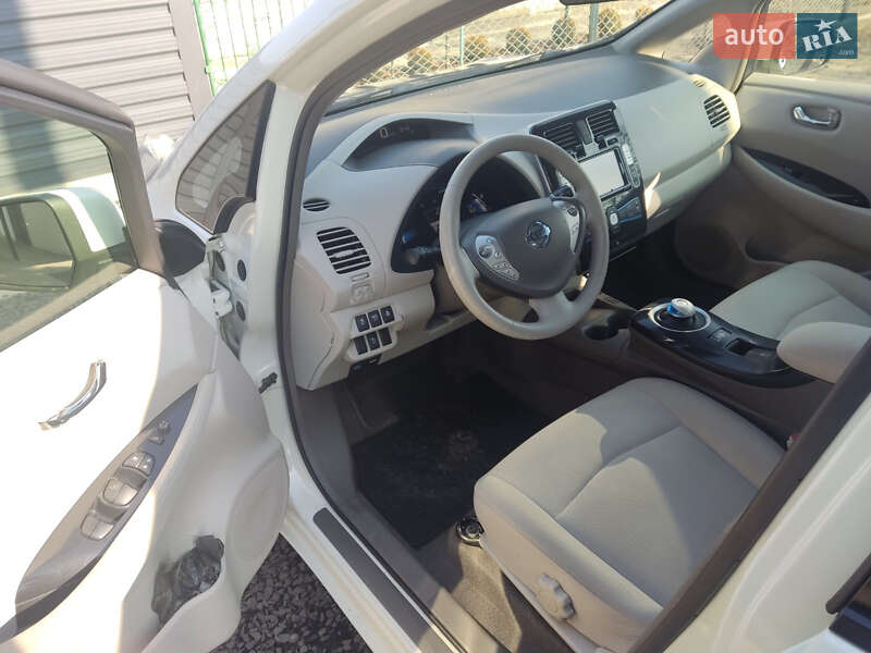 Хэтчбек Nissan Leaf 2012 в Владимире