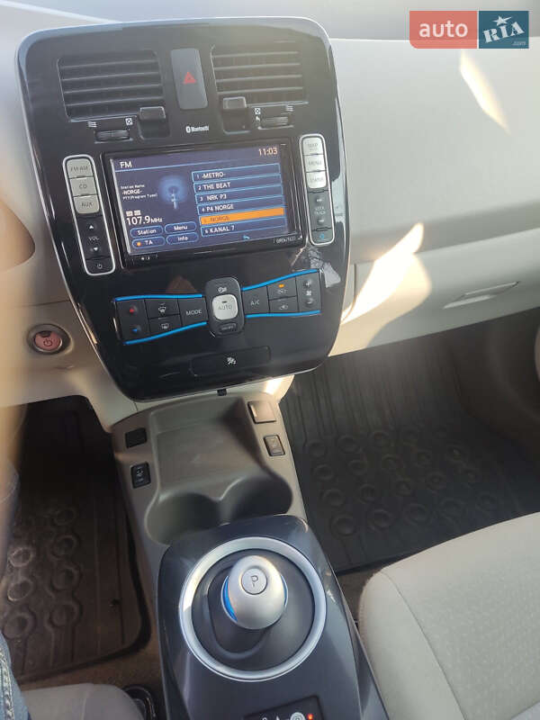 Хэтчбек Nissan Leaf 2012 в Владимире