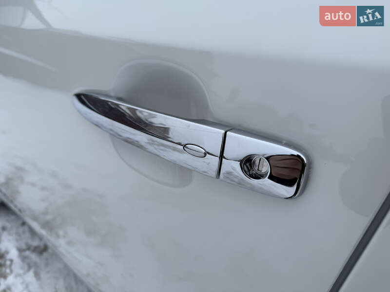 Хэтчбек Nissan Leaf 2014 в Ровно