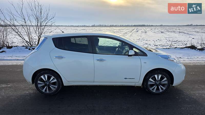 Хэтчбек Nissan Leaf 2016 в Ахтырке фото 5 Хэтчбек Nissan Leaf 2016 в Ахтырке