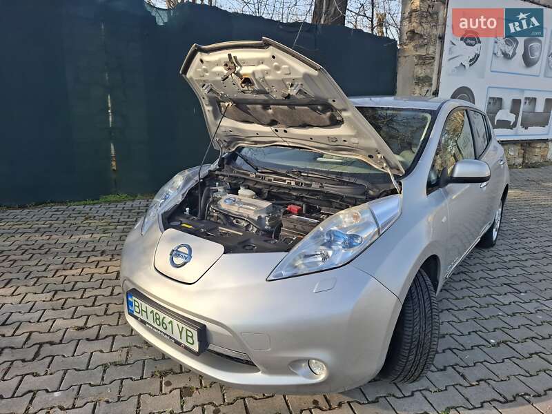 Хетчбек Nissan Leaf 2012 в Одесі фото 5 Хетчбек Nissan Leaf 2012 в Одесі