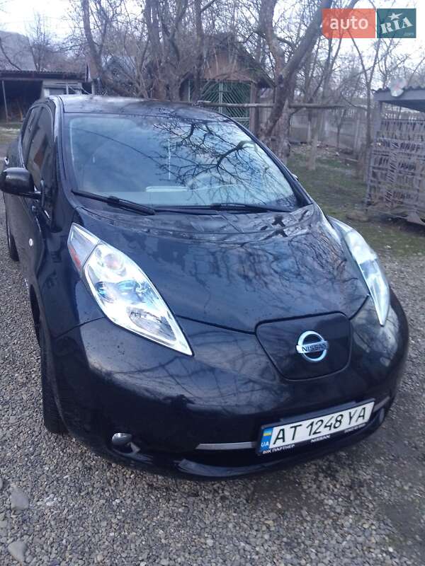 Хэтчбек Nissan Leaf 2011 в Коломые