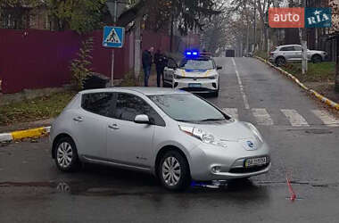 Хетчбек Nissan Leaf 2015 в Ірпені