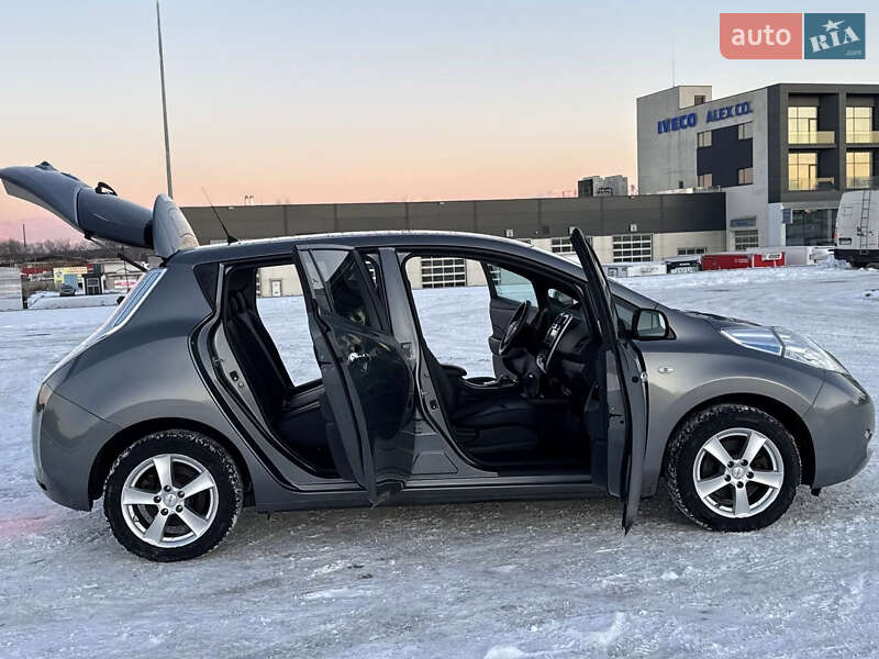 Хэтчбек Nissan Leaf 2017 в Львове