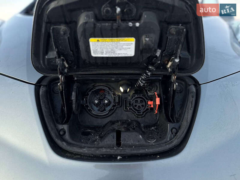 Хэтчбек Nissan Leaf 2017 в Львове