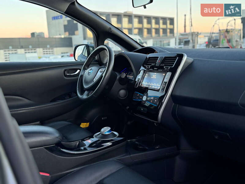 Хэтчбек Nissan Leaf 2017 в Львове