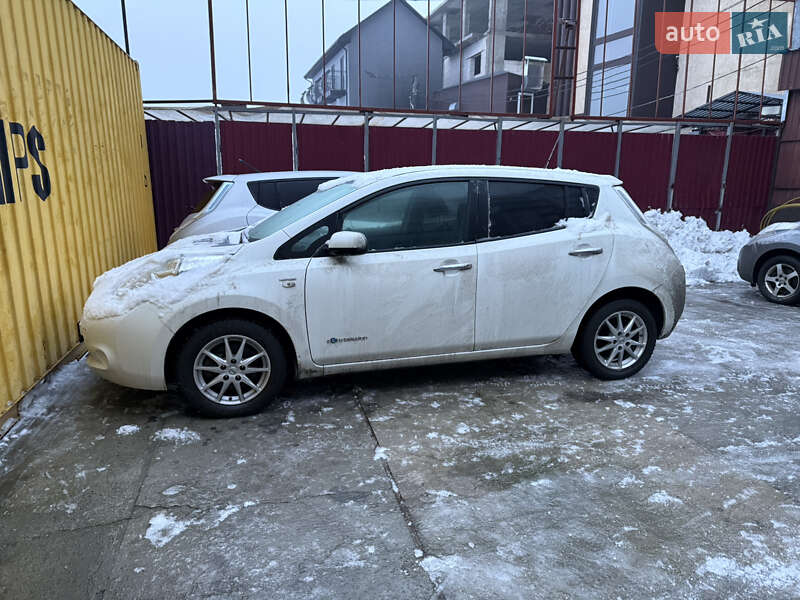 Хэтчбек Nissan Leaf 2017 в Умани