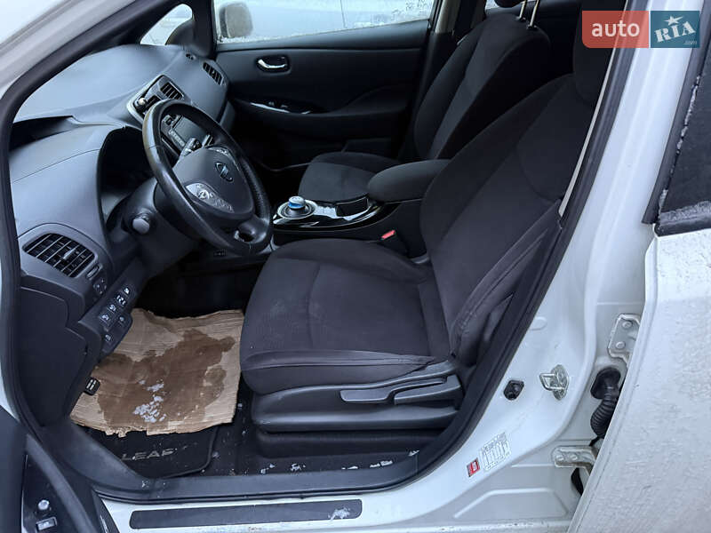 Хэтчбек Nissan Leaf 2017 в Умани