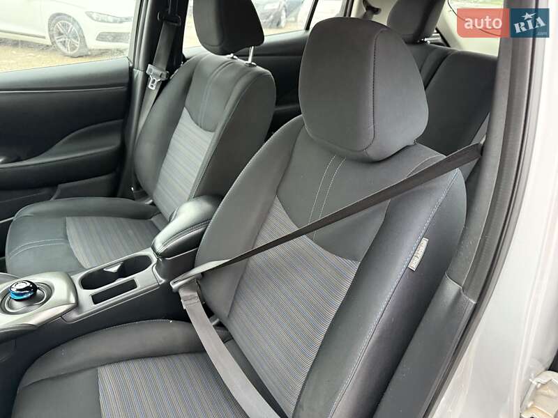 Хэтчбек Nissan Leaf 2018 в Кропивницком