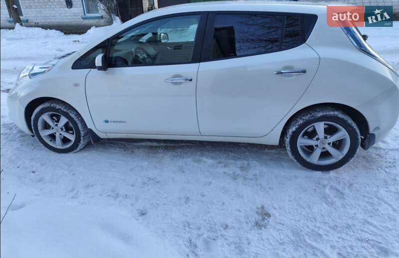 Хэтчбек Nissan Leaf 2013 в Одессе
