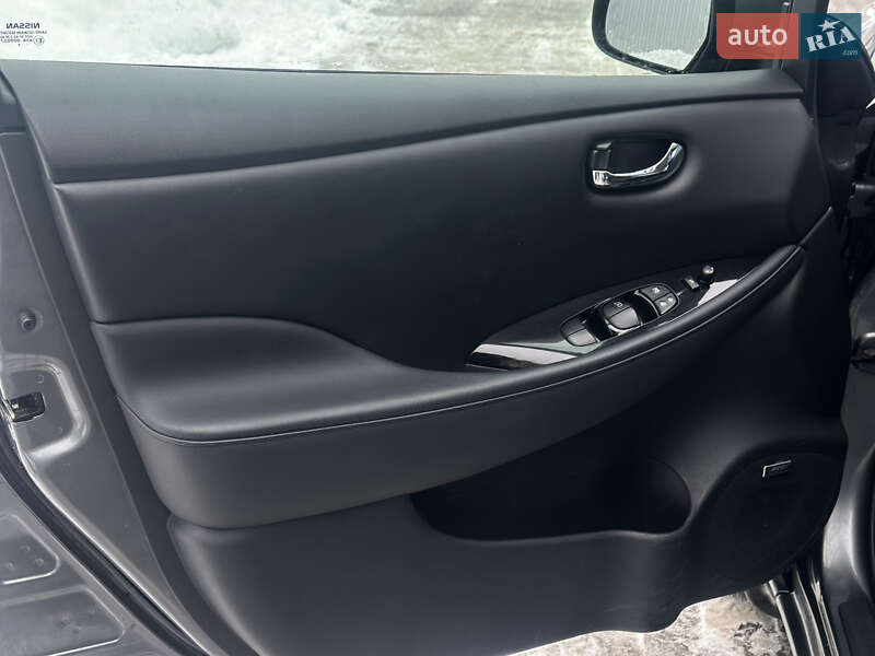 Хэтчбек Nissan Leaf 2014 в Житомире фото 16 Хэтчбек Nissan Leaf 2014 в Житомире