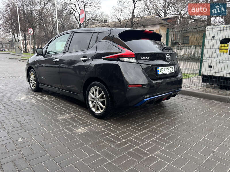 Хэтчбек Nissan Leaf 2018 в Каменском
