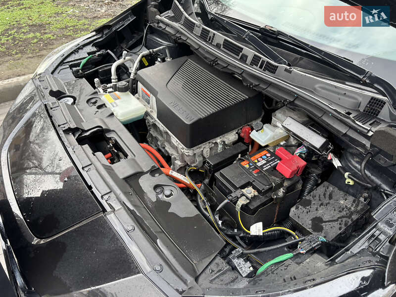 Хэтчбек Nissan Leaf 2018 в Каменском